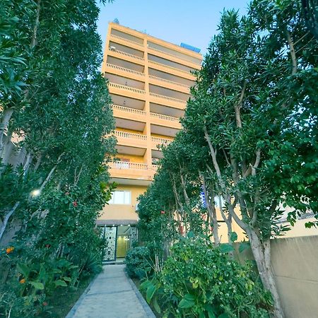Kafret el-Gabal Royal Crown Hotel Giza Pyramids View מראה חיצוני תמונה