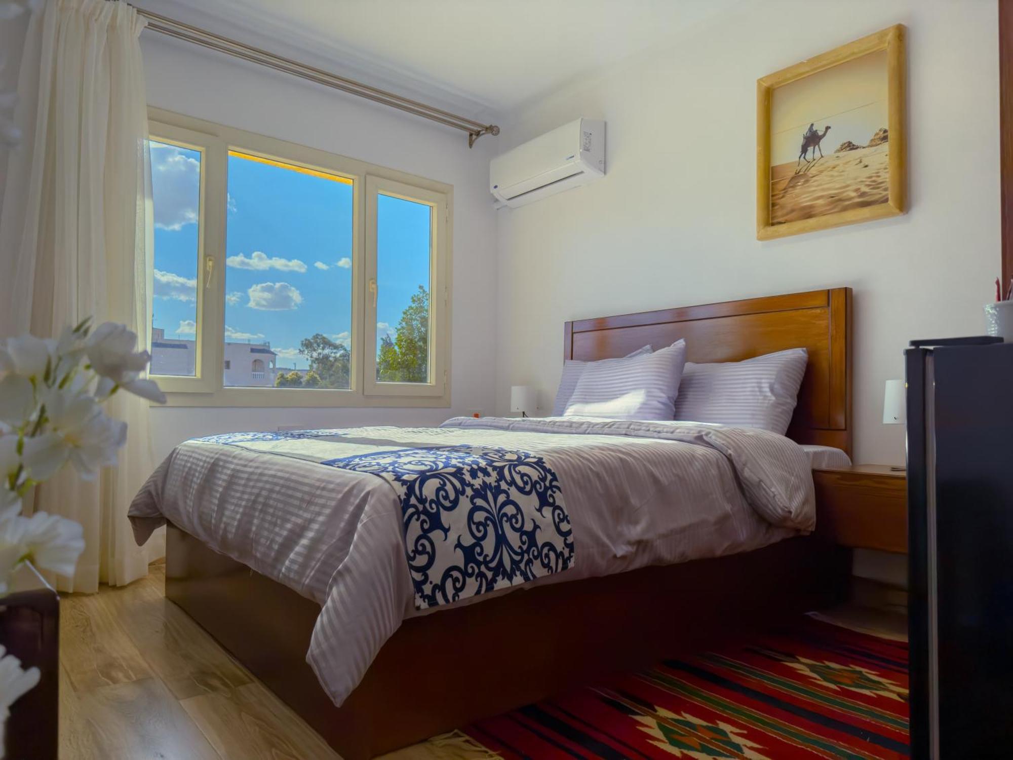 Kafret el-Gabal Royal Crown Hotel Giza Pyramids View מראה חיצוני תמונה