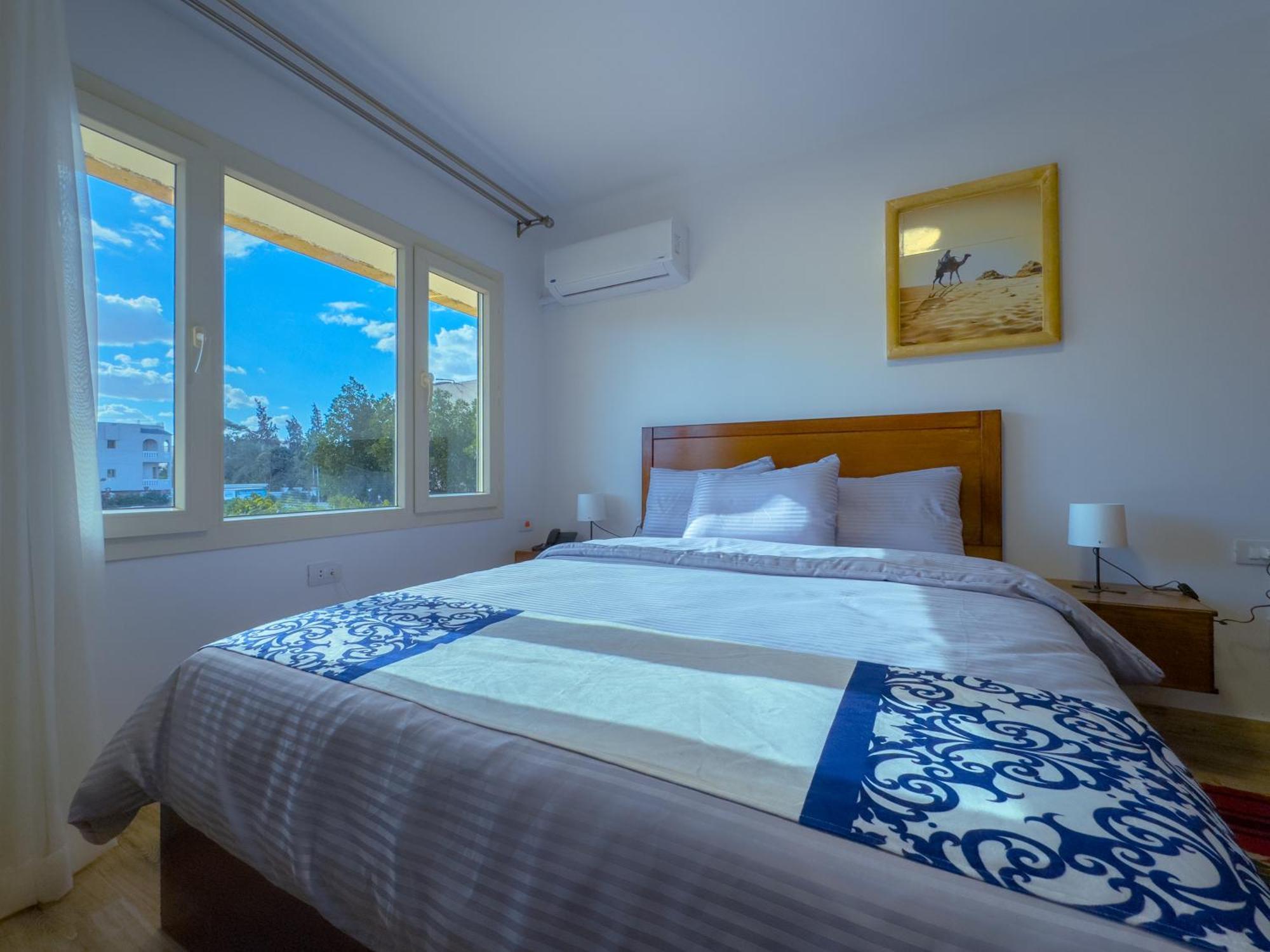 Kafret el-Gabal Royal Crown Hotel Giza Pyramids View מראה חיצוני תמונה