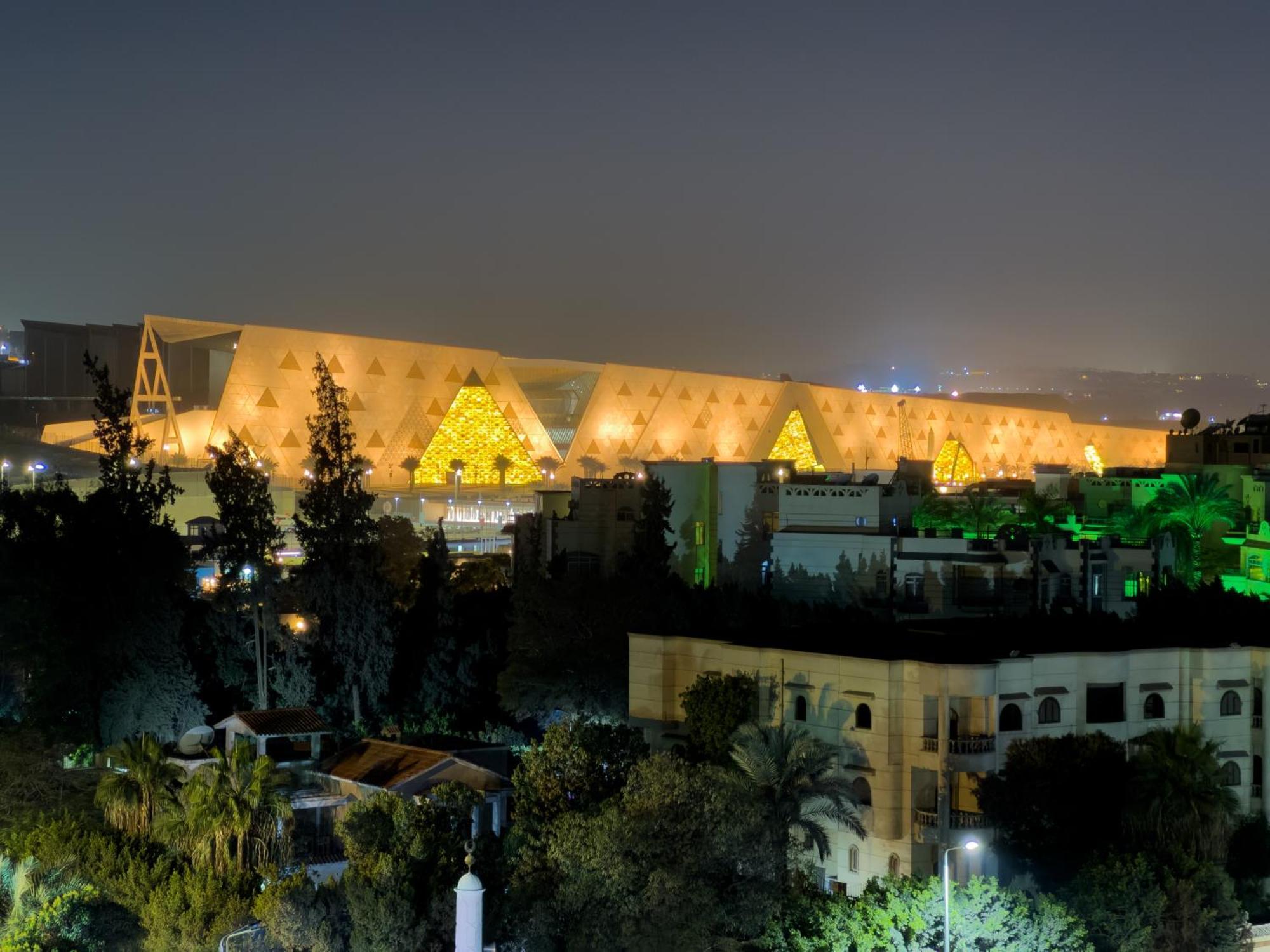 Kafret el-Gabal Royal Crown Hotel Giza Pyramids View מראה חיצוני תמונה
