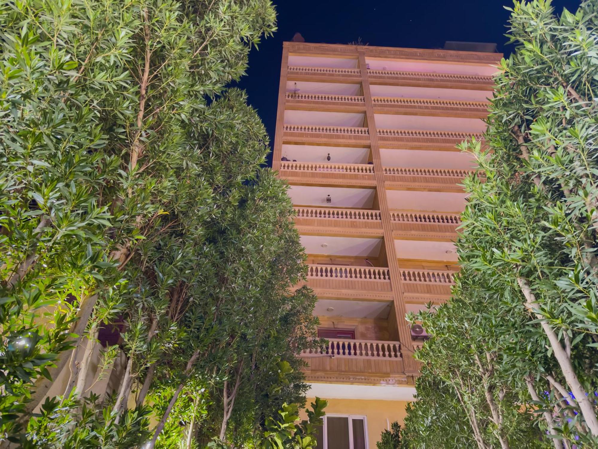 Kafret el-Gabal Royal Crown Hotel Giza Pyramids View מראה חיצוני תמונה