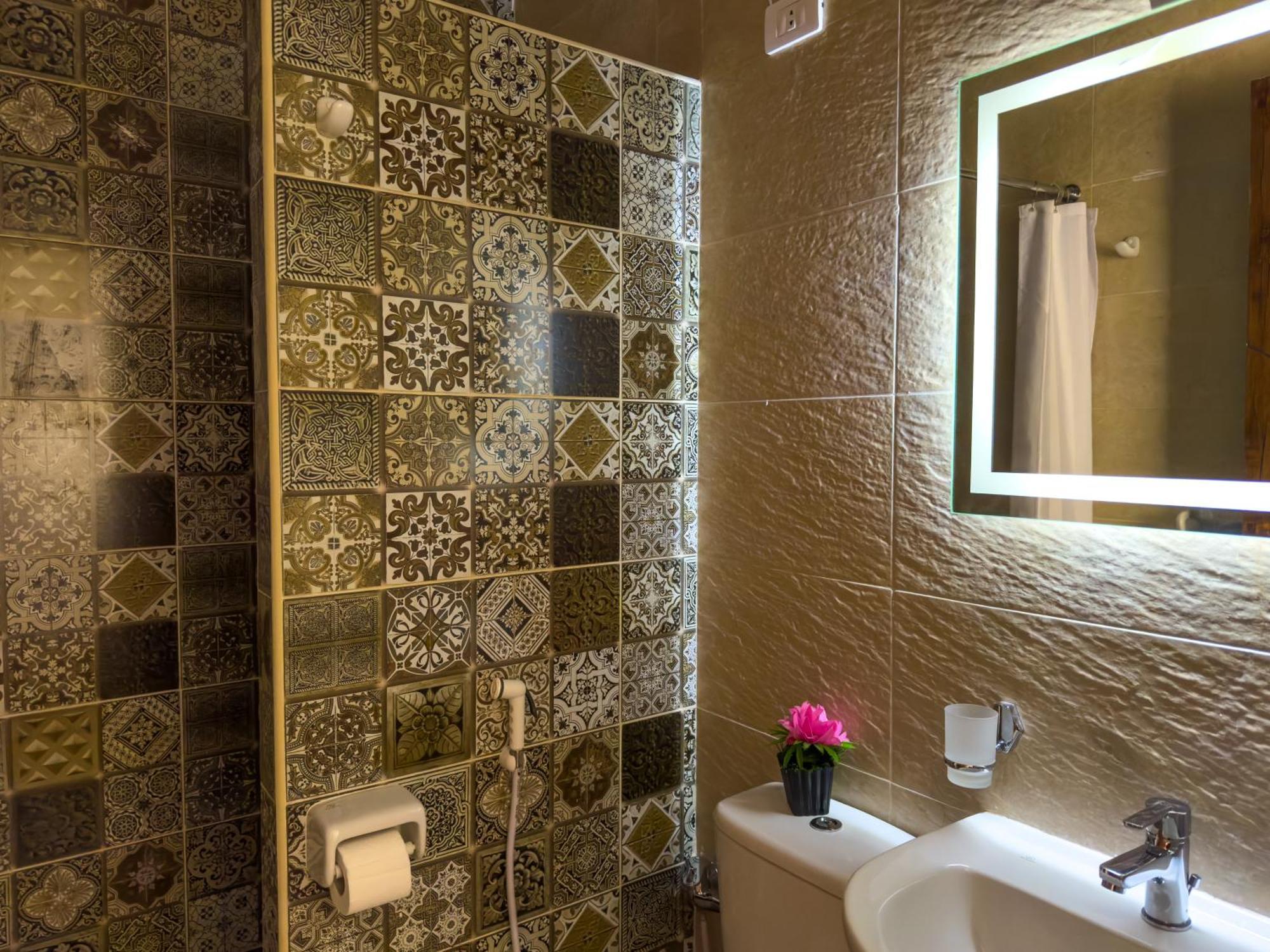 Kafret el-Gabal Royal Crown Hotel Giza Pyramids View מראה חיצוני תמונה