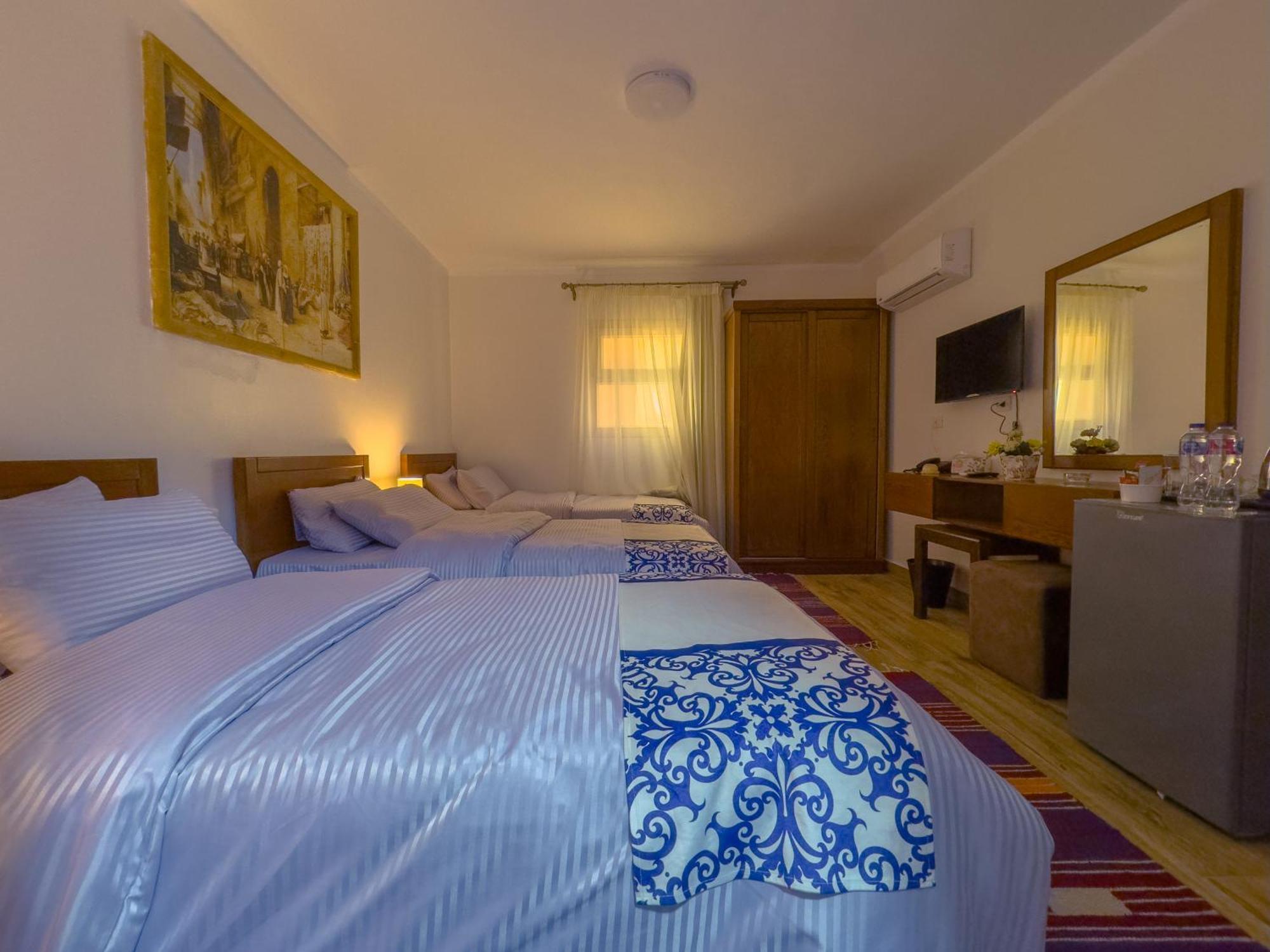 Kafret el-Gabal Royal Crown Hotel Giza Pyramids View מראה חיצוני תמונה