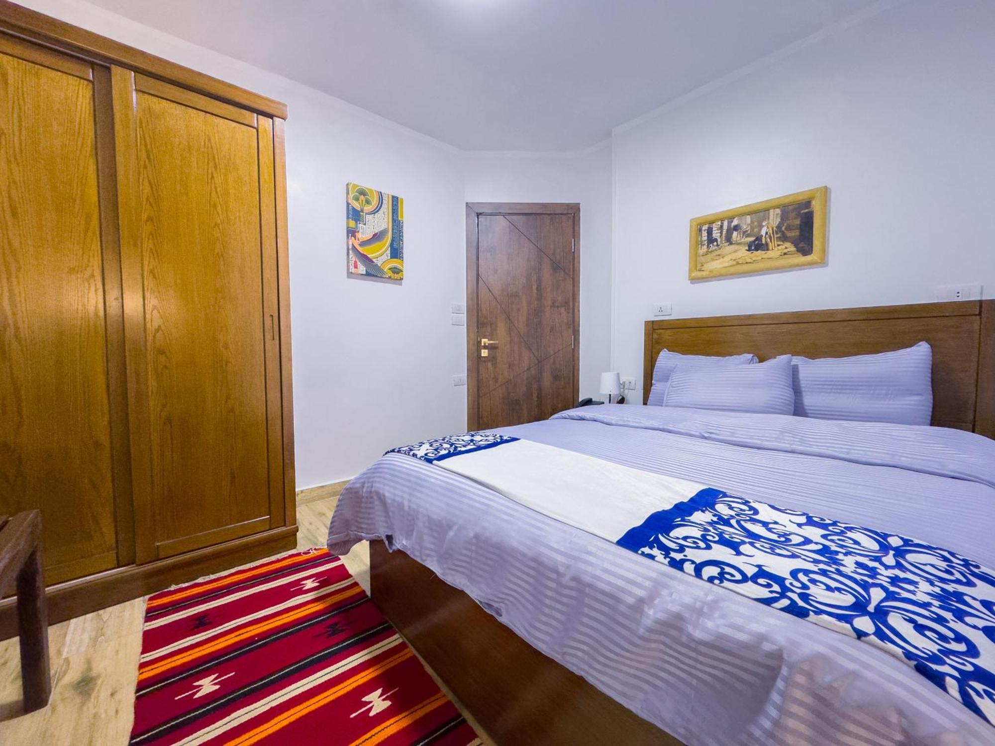 Kafret el-Gabal Royal Crown Hotel Giza Pyramids View מראה חיצוני תמונה