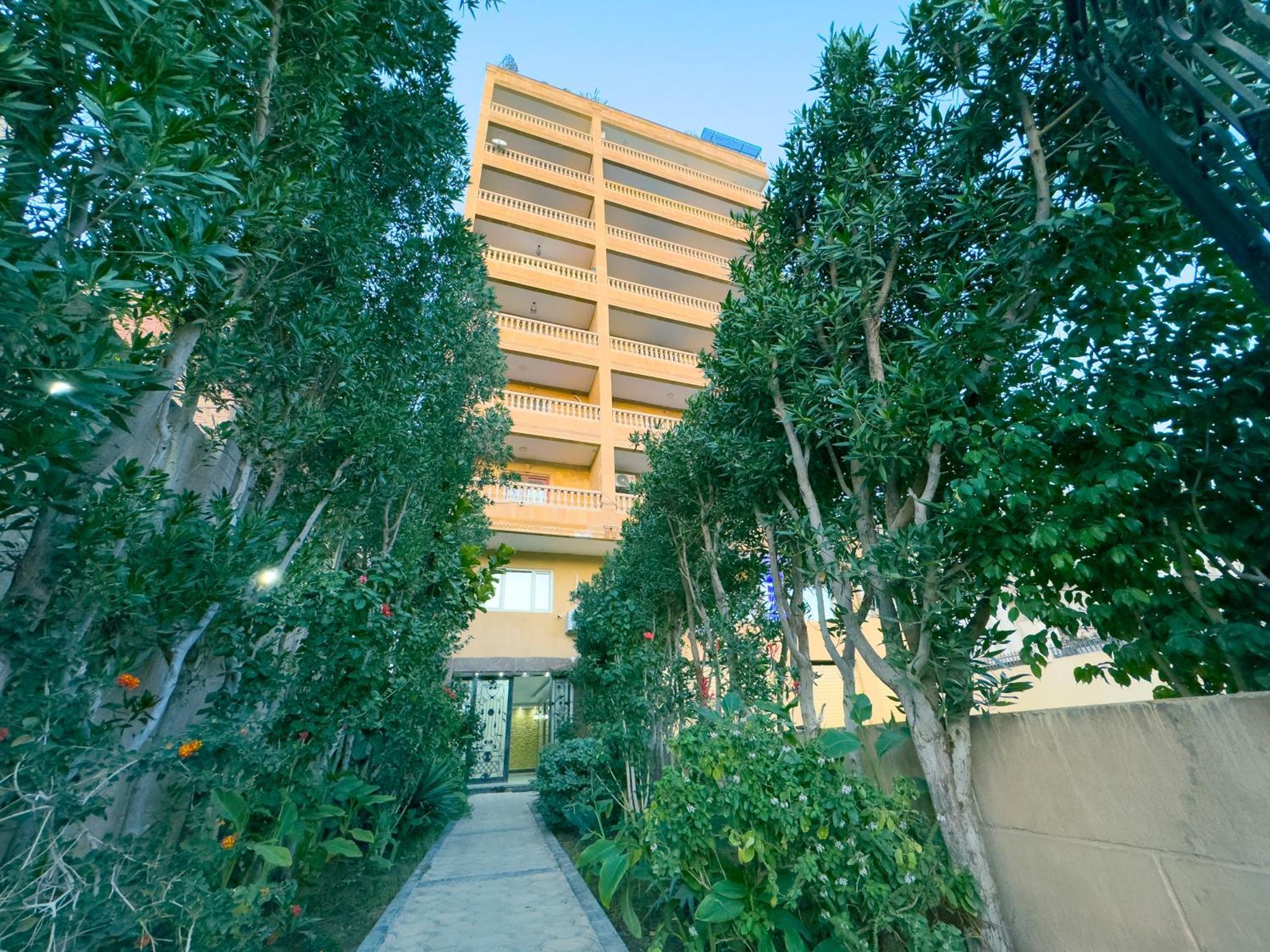 Kafret el-Gabal Royal Crown Hotel Giza Pyramids View מראה חיצוני תמונה