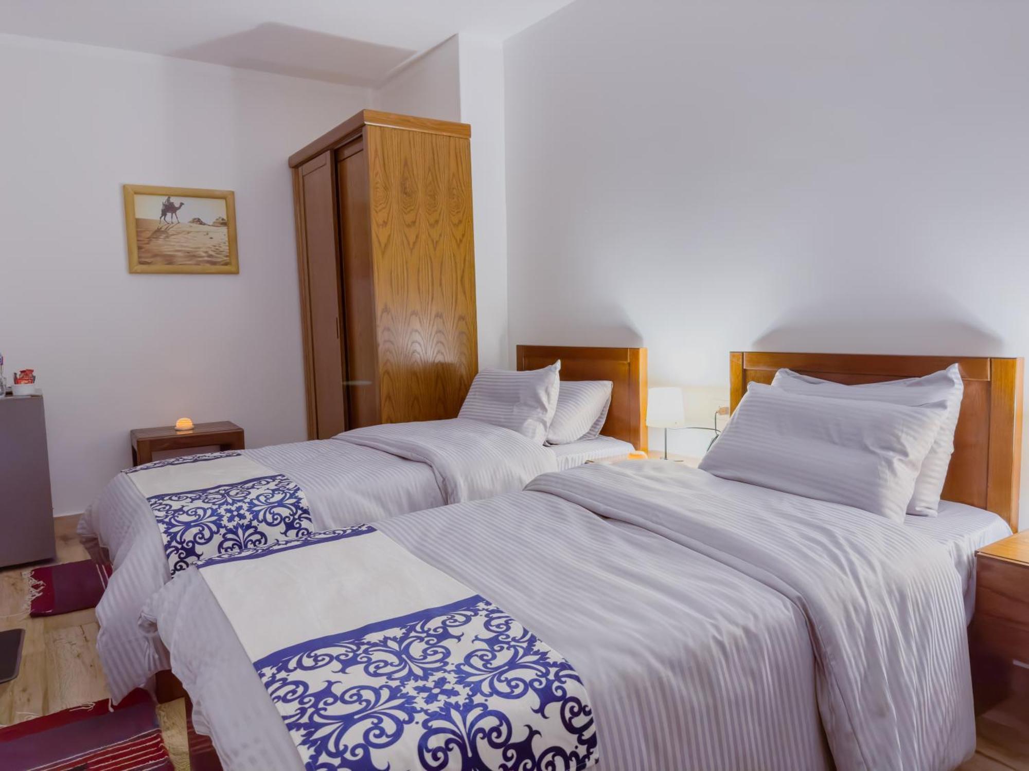 Kafret el-Gabal Royal Crown Hotel Giza Pyramids View חדר תמונה