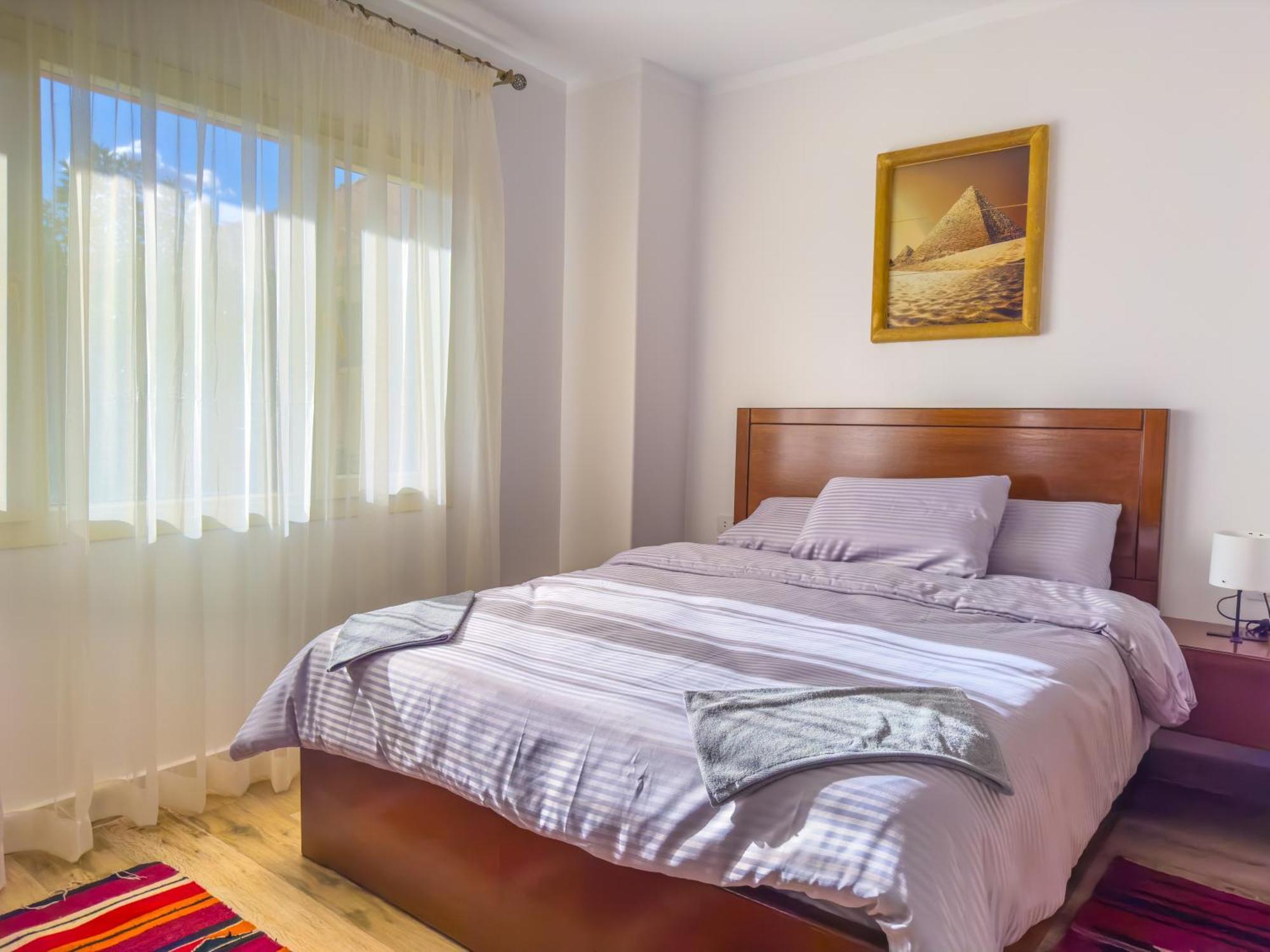 Kafret el-Gabal Royal Crown Hotel Giza Pyramids View מראה חיצוני תמונה