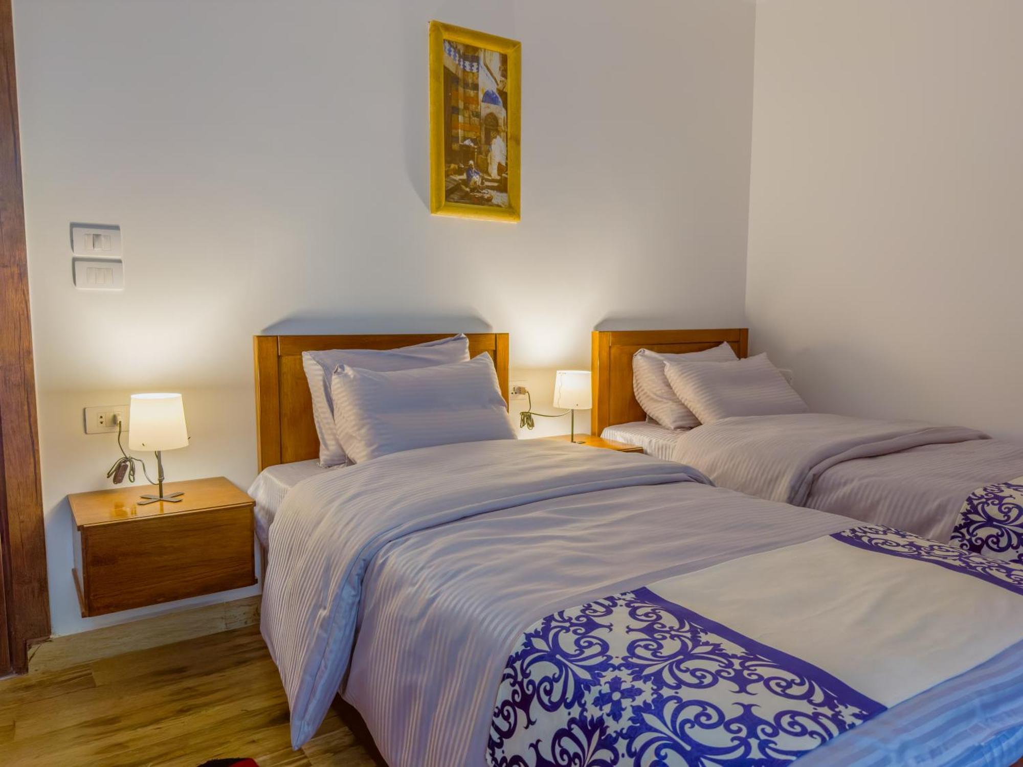 Kafret el-Gabal Royal Crown Hotel Giza Pyramids View מראה חיצוני תמונה