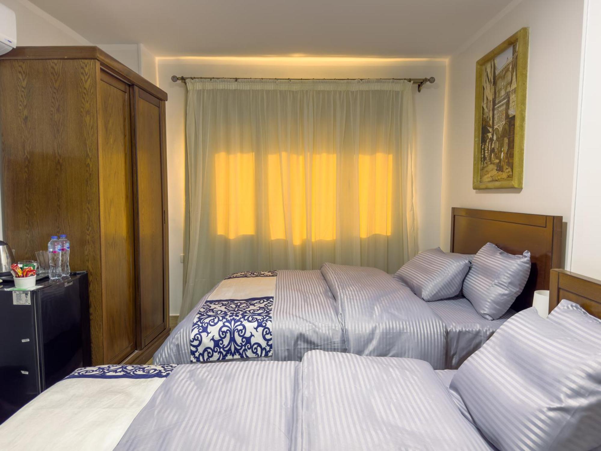 Kafret el-Gabal Royal Crown Hotel Giza Pyramids View מראה חיצוני תמונה